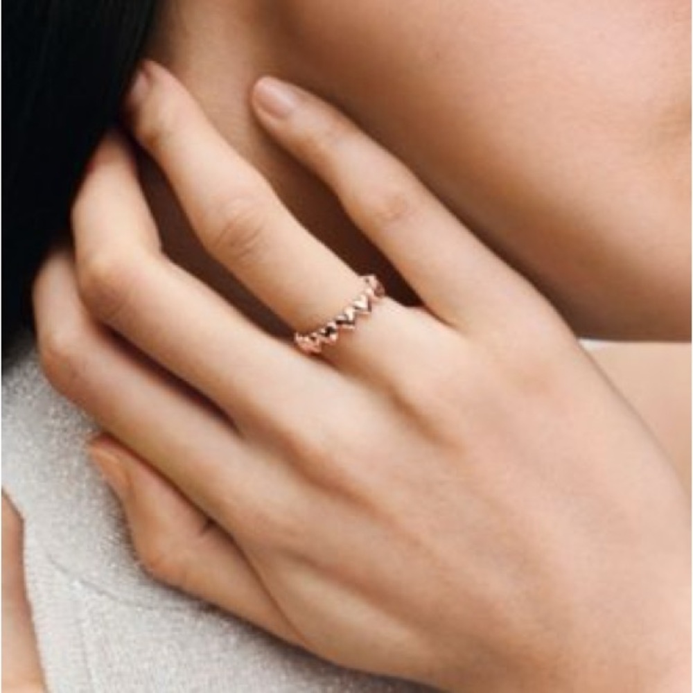 Pandora Rose Gold Heart Ring size 52 comes with box